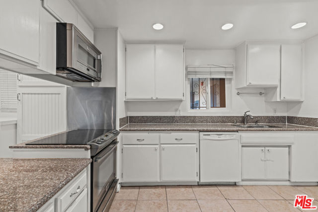 2354 Fletcher Drive, Los Angeles CA: https://media.crmls.org/mediaz/cb7a8715-9d95-467a-8443-28c036a6bac9.jpg