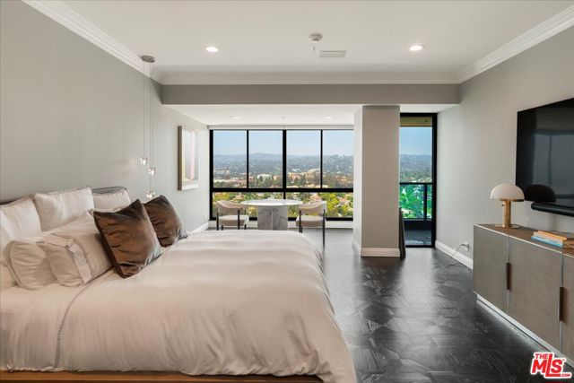 10490 Wilshire Boulevard, Los Angeles CA: https://media.crmls.org/mediaz/cb7ac712-82bf-4e04-95dd-43f59f4a8c1c.jpg