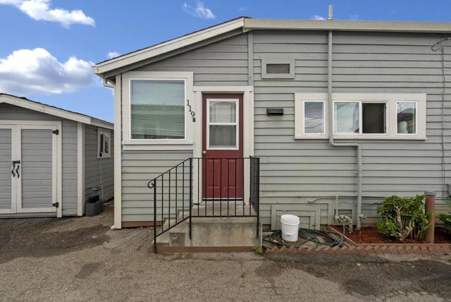 119 Ford Street, Watsonville CA: https://media.crmls.org/mediaz/cb7aea1d-245e-4728-85e4-75fb27d68cef.jpg