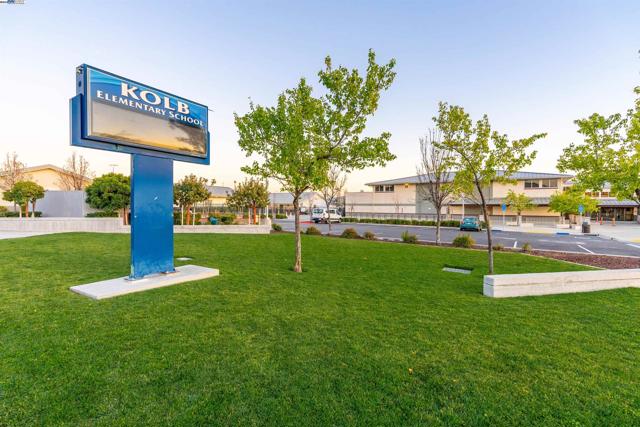 3335 Vittoria Loop, Dublin CA: https://media.crmls.org/mediaz/cb7b19bc-3de0-4b99-ac6e-41560b29c541.jpg