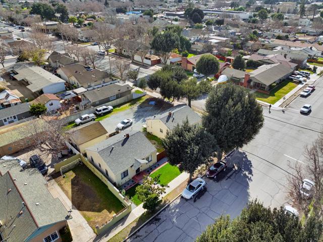 427 Ellis Street, King City CA: https://media.crmls.org/mediaz/cb7b3d46-d73a-4d9e-b18a-0b3cb244e4bc.jpg