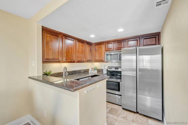 3985 Nobel Dr, San Diego CA: https://media.crmls.org/mediaz/cb7c1f4a-fdfc-43e8-8d46-7a8c4c0af999.jpg