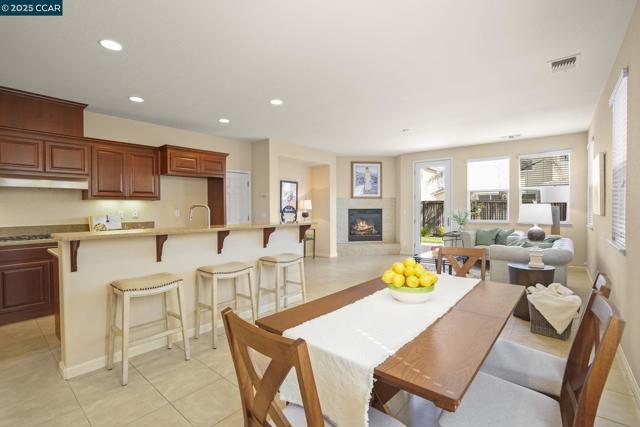 507 Livingston Court, Discovery Bay CA: https://media.crmls.org/mediaz/cb7c5e22-0224-4fb2-8d44-1dd80903b17e.jpg