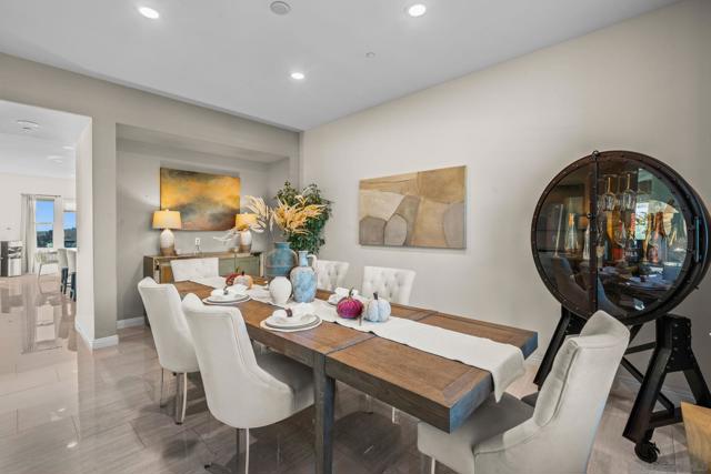 15255 Via Santa Vienta, San Diego CA: https://media.crmls.org/mediaz/cb7d02f7-25ed-4e55-8e67-0d9d412dc970.jpg