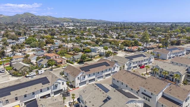 2402 Channel Drive, Ventura CA: https://media.crmls.org/mediaz/cb7d0a6f-8622-4a0d-bd67-4c6e99671e8c.jpg