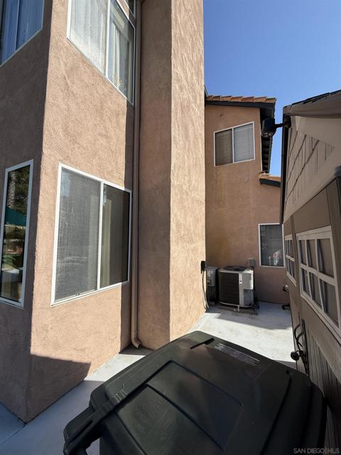 1676 W 11th Ave, Escondido CA: https://media.crmls.org/mediaz/cb7d704b-c82b-46bd-8c63-d166ebc4d038.jpg