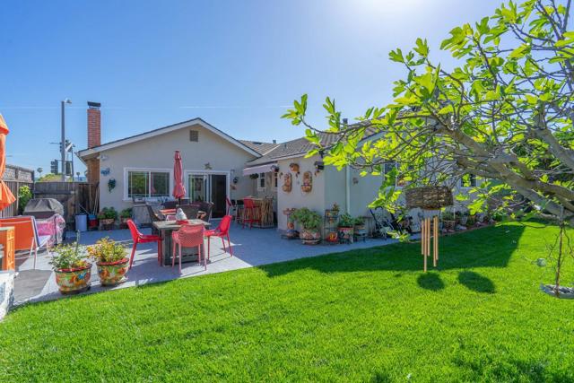 1797 W Campbell Avenue, Campbell CA: https://media.crmls.org/mediaz/cb7d886c-cfd5-474f-b5e3-5105000497ed.jpg