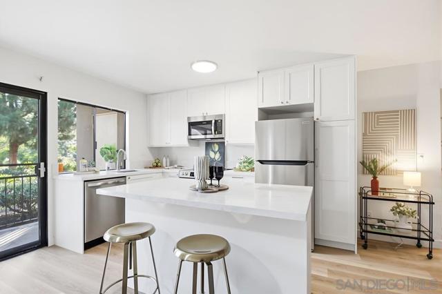 7858 Cowles Mountain Ct, San Diego CA: https://media.crmls.org/mediaz/cb7d8f67-8e66-4c24-b9ce-9992ae9f2023.jpg