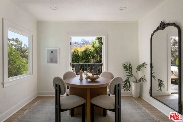 2236 Earl Court, Los Angeles CA: https://media.crmls.org/mediaz/cb7dc11c-44bb-4673-910e-034343b5e0eb.jpg