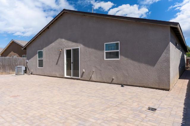 274 White Rim Court, Merced CA: https://media.crmls.org/mediaz/cb7dced2-89f8-4e02-8384-d58c006a60d1.jpg