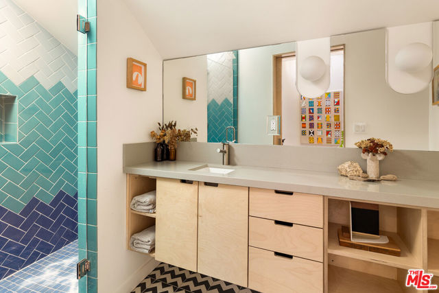 3435 Verdugo Vista Terrace, Los Angeles CA: https://media.crmls.org/mediaz/cb7f0d0f-0624-4018-b29f-3e145378d667.jpg