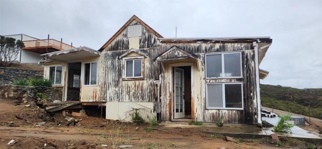 19832 Japatul Rd, Alpine CA: https://media.crmls.org/mediaz/cb7fb17d-c435-4548-8d98-f564dc80dbf6.jpg