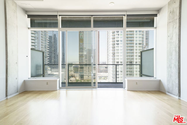 1155 S Grand Avenue, Los Angeles CA: https://media.crmls.org/mediaz/cb7fe6ac-3061-4961-bd01-ef8edd4caf1b.jpg