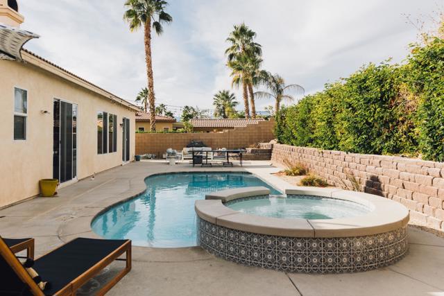 79846 Amora Drive, La Quinta CA: https://media.crmls.org/mediaz/cb804cd8-de14-441b-80cd-682ae144086c.jpg