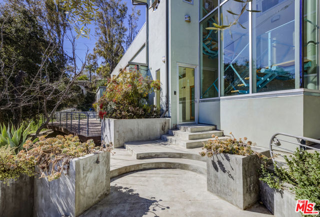 1801 Baxter Street, Los Angeles CA: https://media.crmls.org/mediaz/cb80e046-0f70-43da-b4ec-c8d0255a797f.jpg