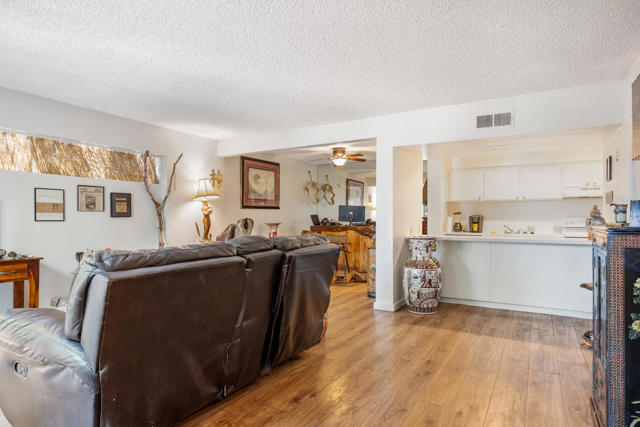 2504 N Whitewater Club Drive, Palm Springs CA: https://media.crmls.org/mediaz/cb812c2e-fab5-4804-ab2e-8214d362f764.jpg