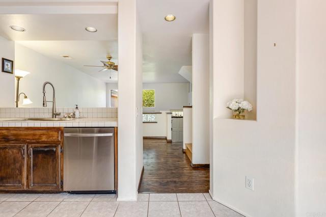 Detail Gallery Image 18 of 36 For 12916 Carmel Creek Rd, San Diego,  CA 92130 - 2 Beds | 2/1 Baths