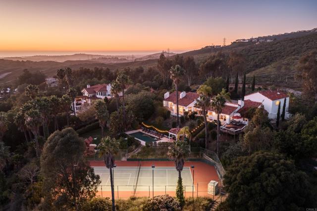 Detail Gallery Image 2 of 46 For 20780 Fortuna Del Norte, Escondido,  CA 92029 - 8 Beds | 6 Baths