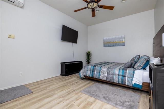 Image 30 of 61 For 49645 Redford Way