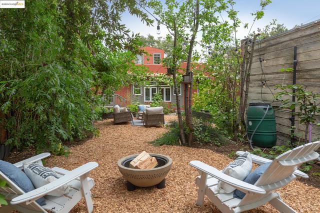 1110 Chaucer St, Berkeley CA: https://media.crmls.org/mediaz/cb8337ec-1818-450e-bcfa-58a753270912.jpg