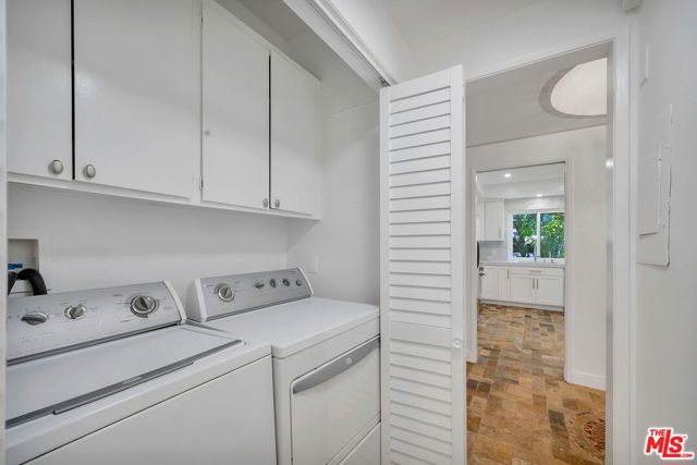 8455 Fountain Avenue, West Hollywood CA: https://media.crmls.org/mediaz/cb83ec1e-e1d8-4f2e-9427-5cbcd5f1bf98.jpg