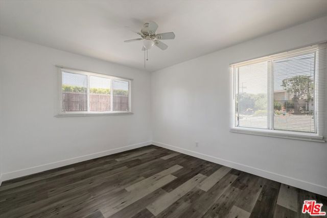 7852 Flight, Los Angeles CA: https://media.crmls.org/mediaz/cb841d3c-e0df-4454-820a-cf7d4118f04d.jpg