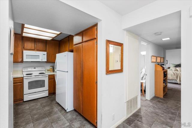 4145 Porte De Merano, San Diego CA: https://media.crmls.org/mediaz/cb8466d0-ee0a-46de-b7fe-10b89c1f96b8.jpg