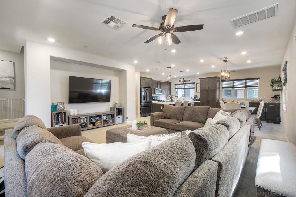 1577 Castillo Way - photo 17