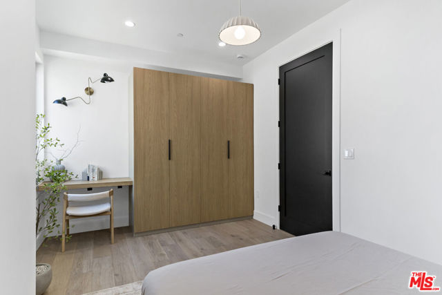 812 W Avenue 37, Los Angeles CA: https://media.crmls.org/mediaz/cb8593fa-4fd0-483b-8894-1f99233b769d.jpg