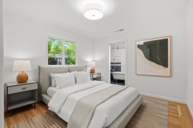 240 Marmona Drive, Menlo Park CA: https://media.crmls.org/mediaz/cb85e997-6dfe-44a9-91be-4354ebbdb605.jpg
