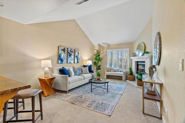 7 Arabian Way, Scotts Valley CA: https://media.crmls.org/mediaz/cb861e75-623c-4b4a-bb16-0156770d714c.jpg