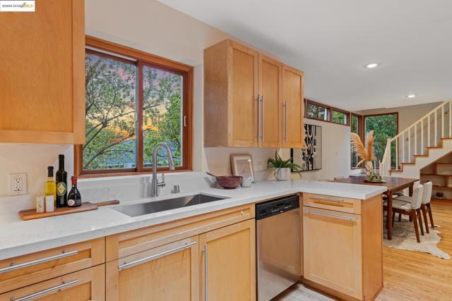 63 Eureka Ave, Kensington CA: https://media.crmls.org/mediaz/cb865a63-286c-4913-ad80-9312383ae8a3.jpg