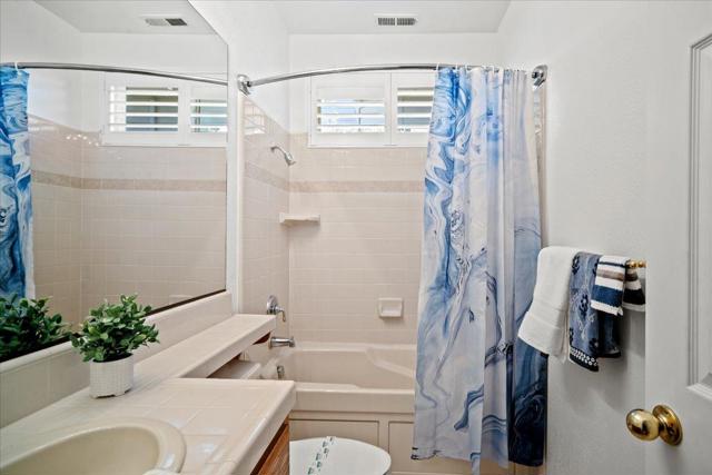 17716 Riverbend Road, Salinas CA: https://media.crmls.org/mediaz/cb866b42-e357-4dd4-af7e-c4328c0c334d.jpg