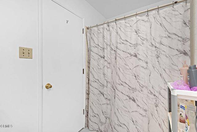 Detail Gallery Image 26 of 41 For 1127 Douglas Ave, Oxnard,  CA 93030 - 4 Beds | 2 Baths