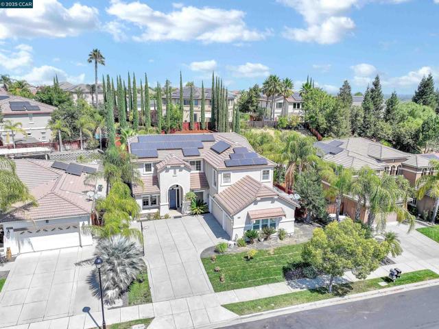 2593 Camel Back Rd, Brentwood CA: https://media.crmls.org/mediaz/cb86c25b-de5e-4bfd-9b75-d8a216f40c74.jpg