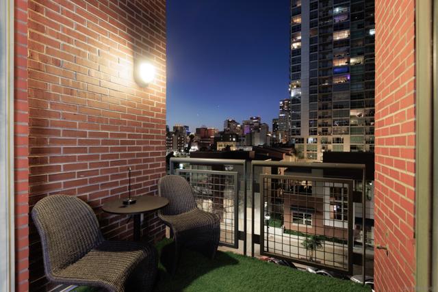 877 Island Ave, San Diego CA: https://media.crmls.org/mediaz/cb86fa6e-5ae5-4a50-ab16-c64bcb213557.jpg