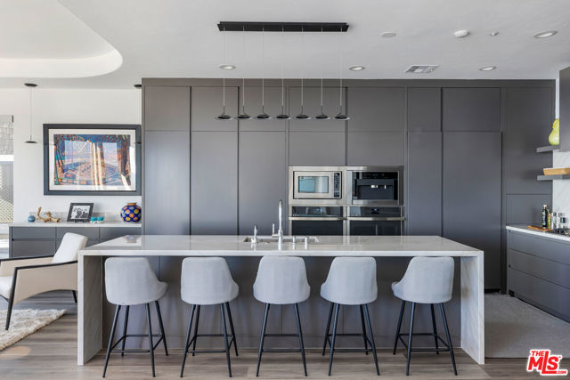 27336 Pacific Coast Highway, Malibu CA: https://media.crmls.org/mediaz/cb870b33-8e3c-4c63-bf23-d91a929e2501.jpg