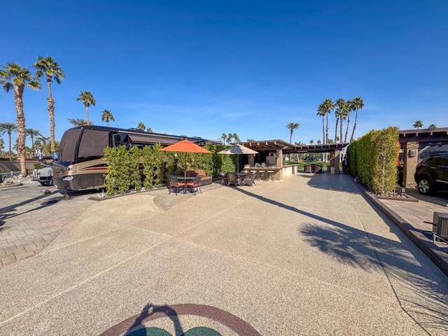 80394 Avenue 48, Indio CA: https://media.crmls.org/mediaz/cb87814e-933d-4444-bff8-d92a71508fd4.jpg