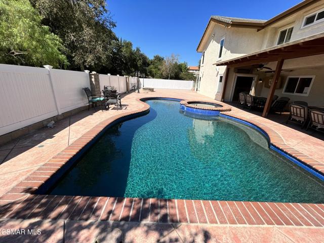 29160 Oakpath Drive, Agoura Hills CA: https://media.crmls.org/mediaz/cb87ad13-7a25-4fca-9be2-f3e465be0bf6.jpg
