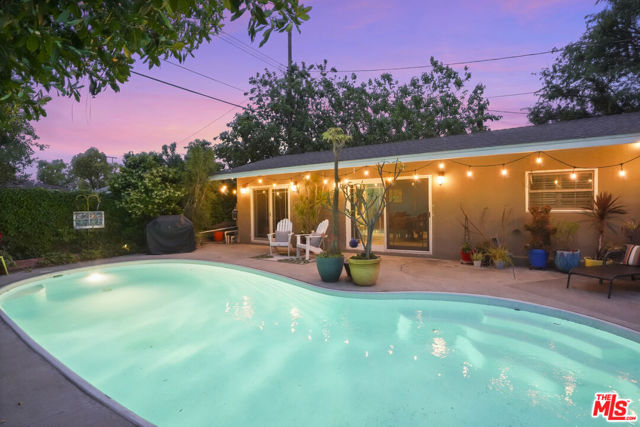 1135 N Frederic Street, Burbank CA: https://media.crmls.org/mediaz/cb881b88-891d-4597-826b-5089325b4742.jpg