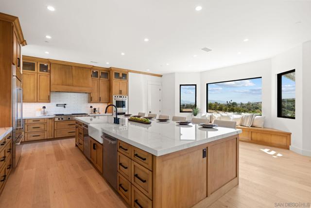 5120 Creek Oak Dr, Fallbrook CA: https://media.crmls.org/mediaz/cb884538-1301-4286-afb5-8e858a8c013a.jpg