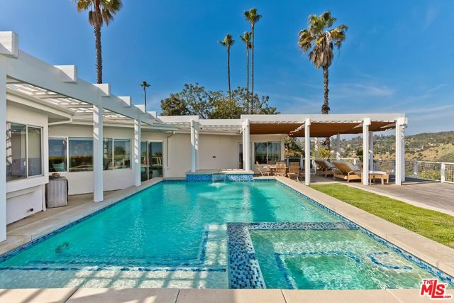 2224 Hercules Drive, Los Angeles CA: https://media.crmls.org/mediaz/cb888678-f95e-4b14-8ddd-9ac8a41dfbe9.jpg