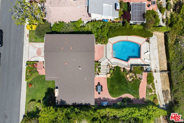 4040 Coldstream Terrace, Tarzana CA: https://media.crmls.org/mediaz/cb88c545-2d57-4bc6-91d1-cb830b4a4e4c.jpg