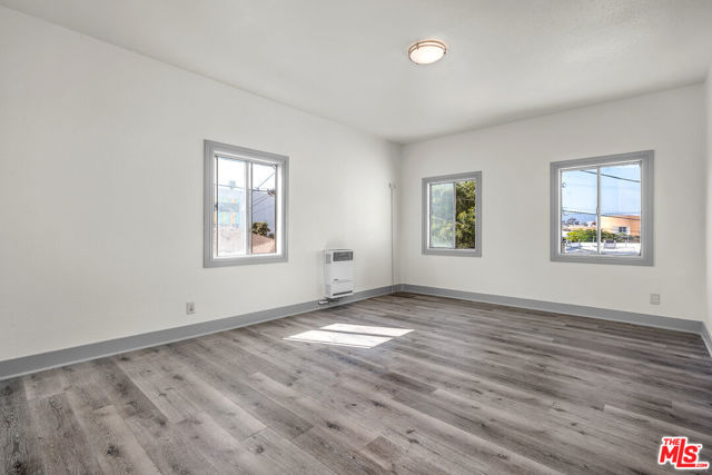 123 S Westmoreland Avenue, Los Angeles CA: https://media.crmls.org/mediaz/cb88d6f5-a038-4d84-8652-8986601a82b8.jpg