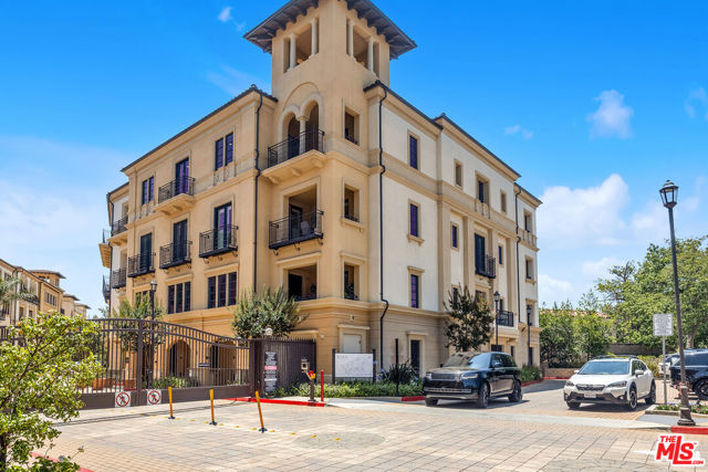 23500 Park Sorrento, Calabasas CA: https://media.crmls.org/mediaz/cb88e3a8-f505-4661-87a7-00c3d025219e.jpg