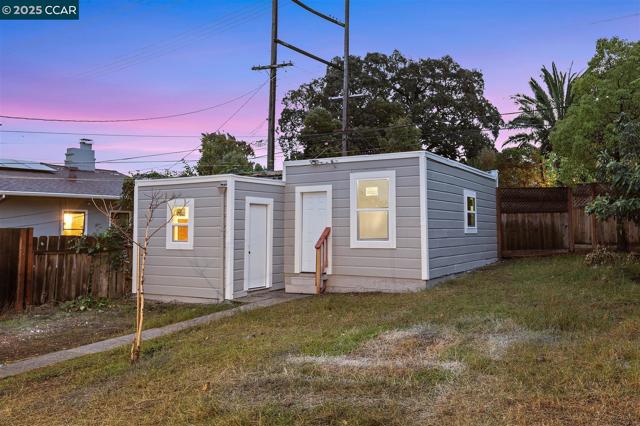 939 Ohio St, Vallejo CA: https://media.crmls.org/mediaz/cb89adcc-a505-4609-aa8b-d599398324ac.jpg