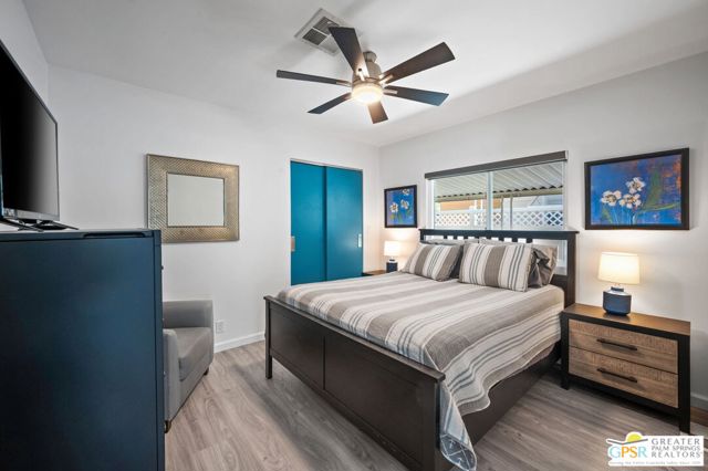 240 Los Pinos Drive, Palm Springs CA: https://media.crmls.org/mediaz/cb89dbb3-97f6-4c86-82cc-302a86e4ba1b.jpg