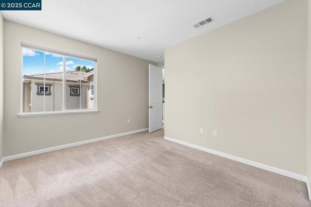 240 Alta St, Brentwood CA: https://media.crmls.org/mediaz/cb89fd32-98b4-451c-aaa8-812b51435458.jpg
