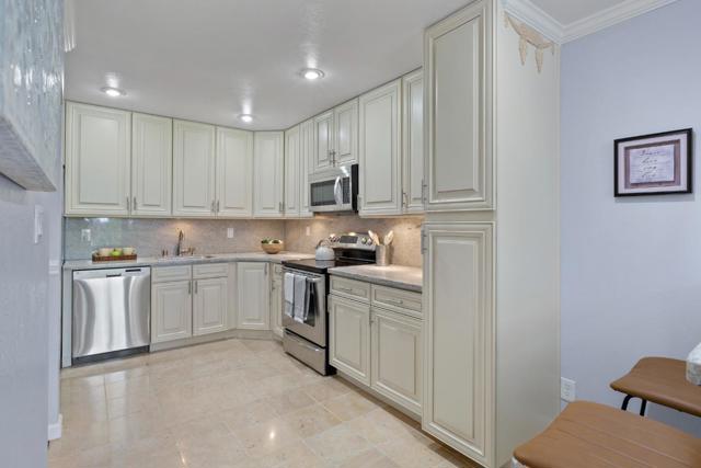 1061 Beach Park Boulevard, Foster City CA: https://media.crmls.org/mediaz/cb8a0c13-28df-4ae7-b439-ff861f64cee2.jpg
