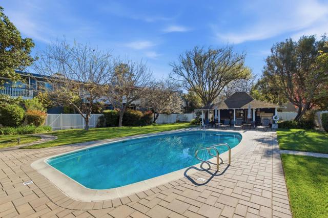 315 Carlos Avenue, Redwood City CA: https://media.crmls.org/mediaz/cb8ab395-894b-4e06-8467-96ffb5d2f3a7.jpg